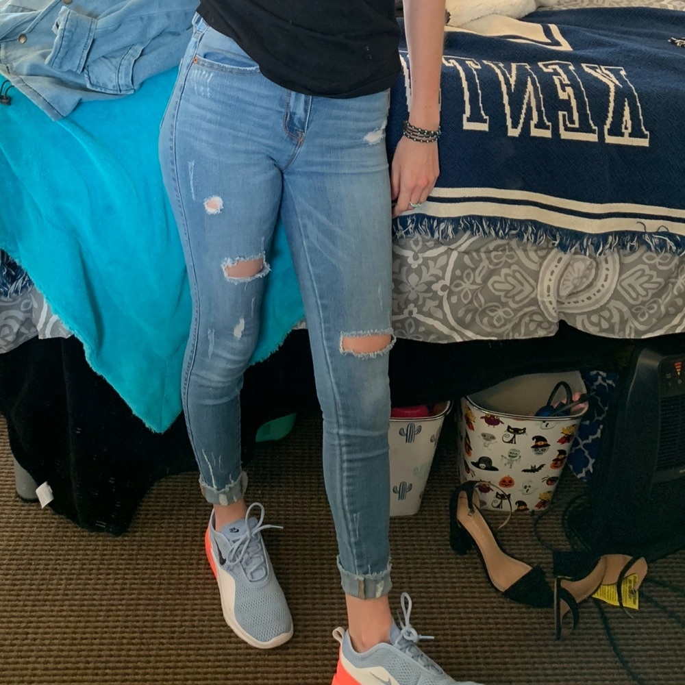 Aeropostale - Distressed Jeans